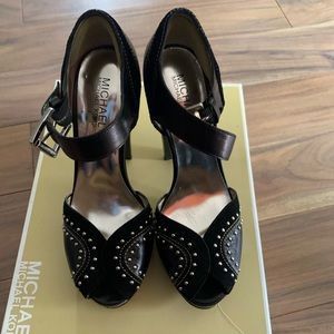 Michael Kors blk high heels, platform and 4in heel